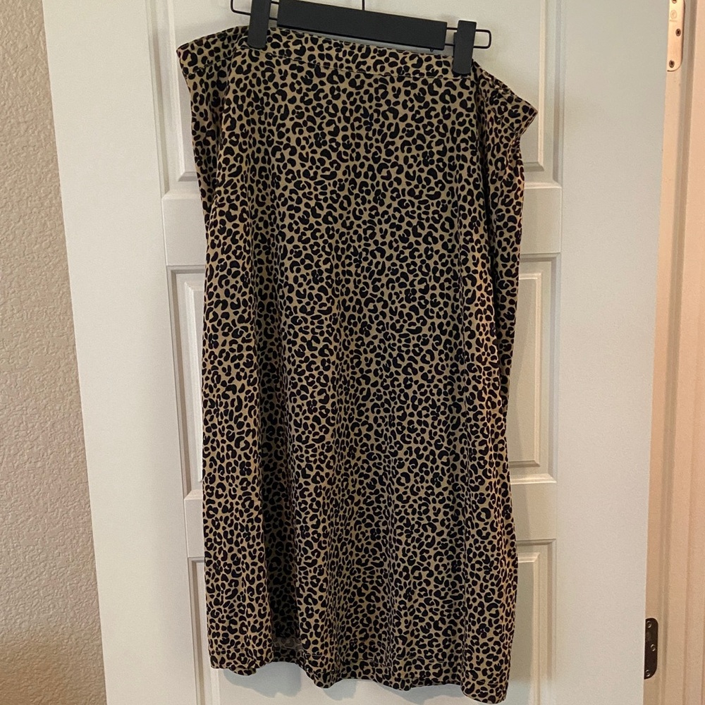 Leopard midi skirt
